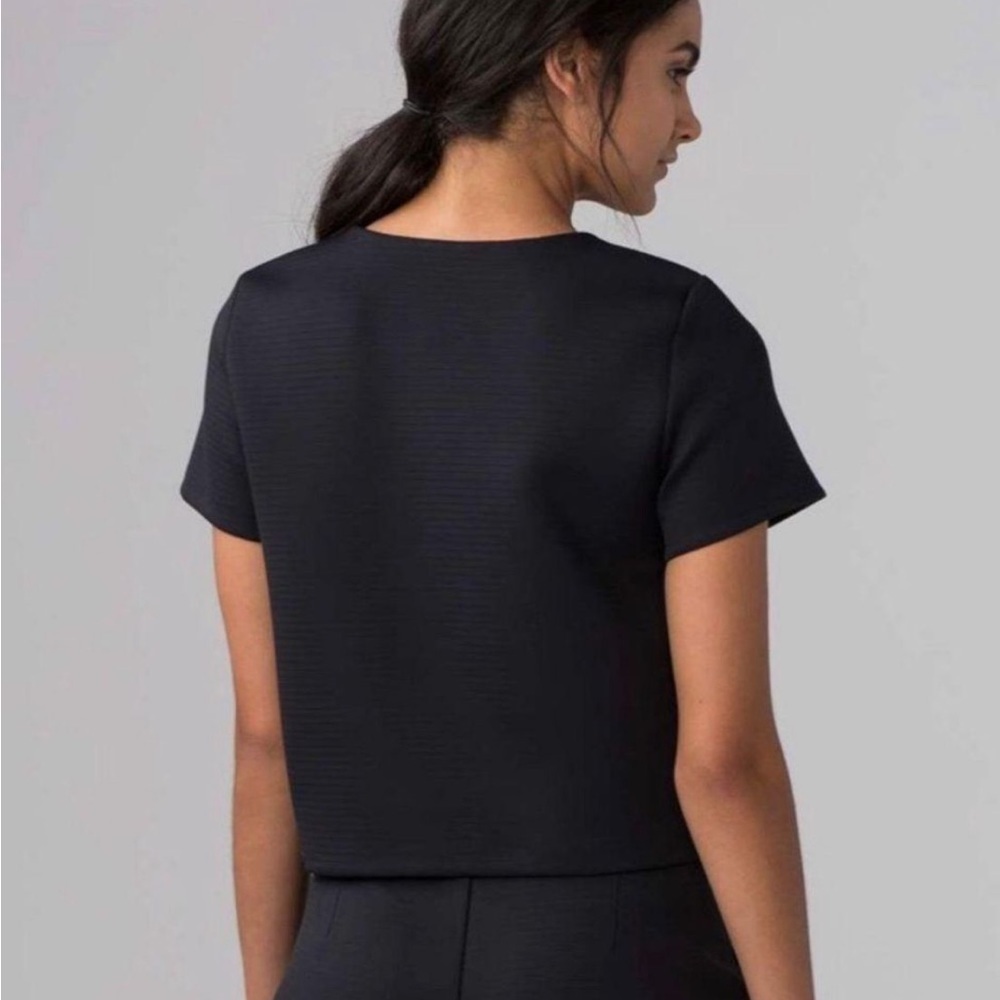 LULULEMON shaped short sleeve - Picture 4 of 6